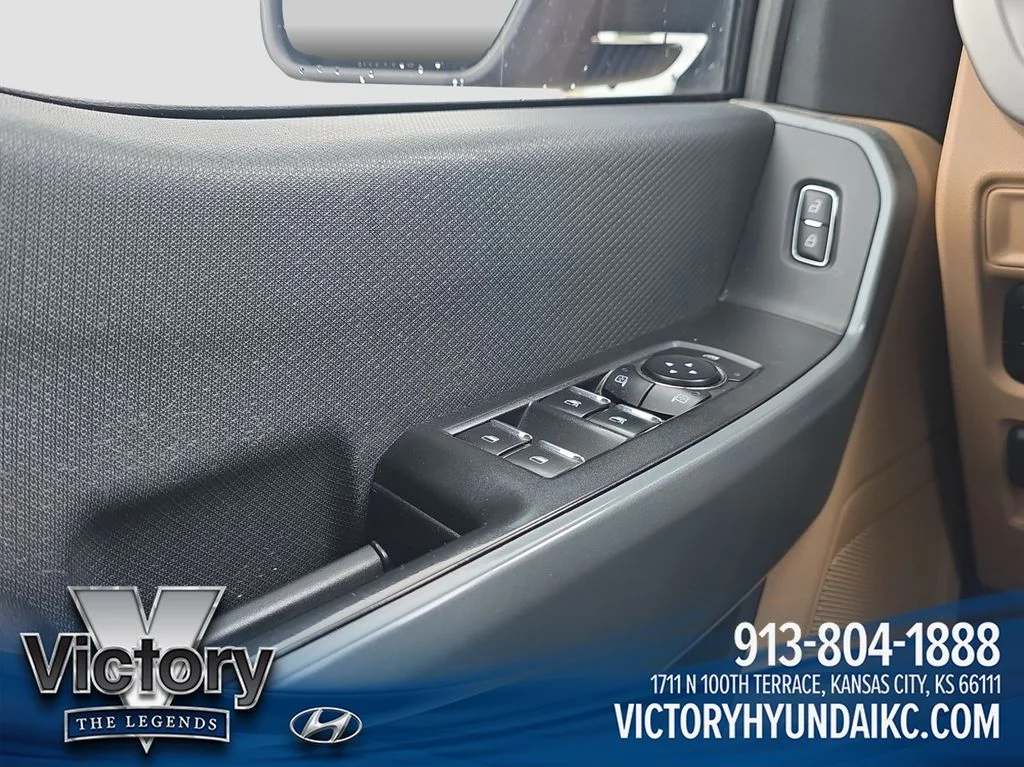 Used 2023 Blue Ford XLT image 11