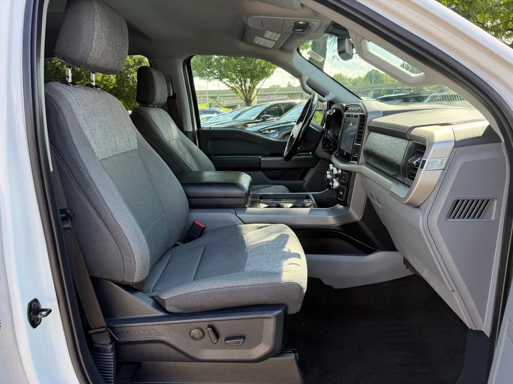 Used 2022 White Ford XLT image 27