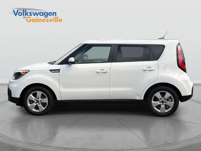 Used 2019 Clear White Kia Base image 7