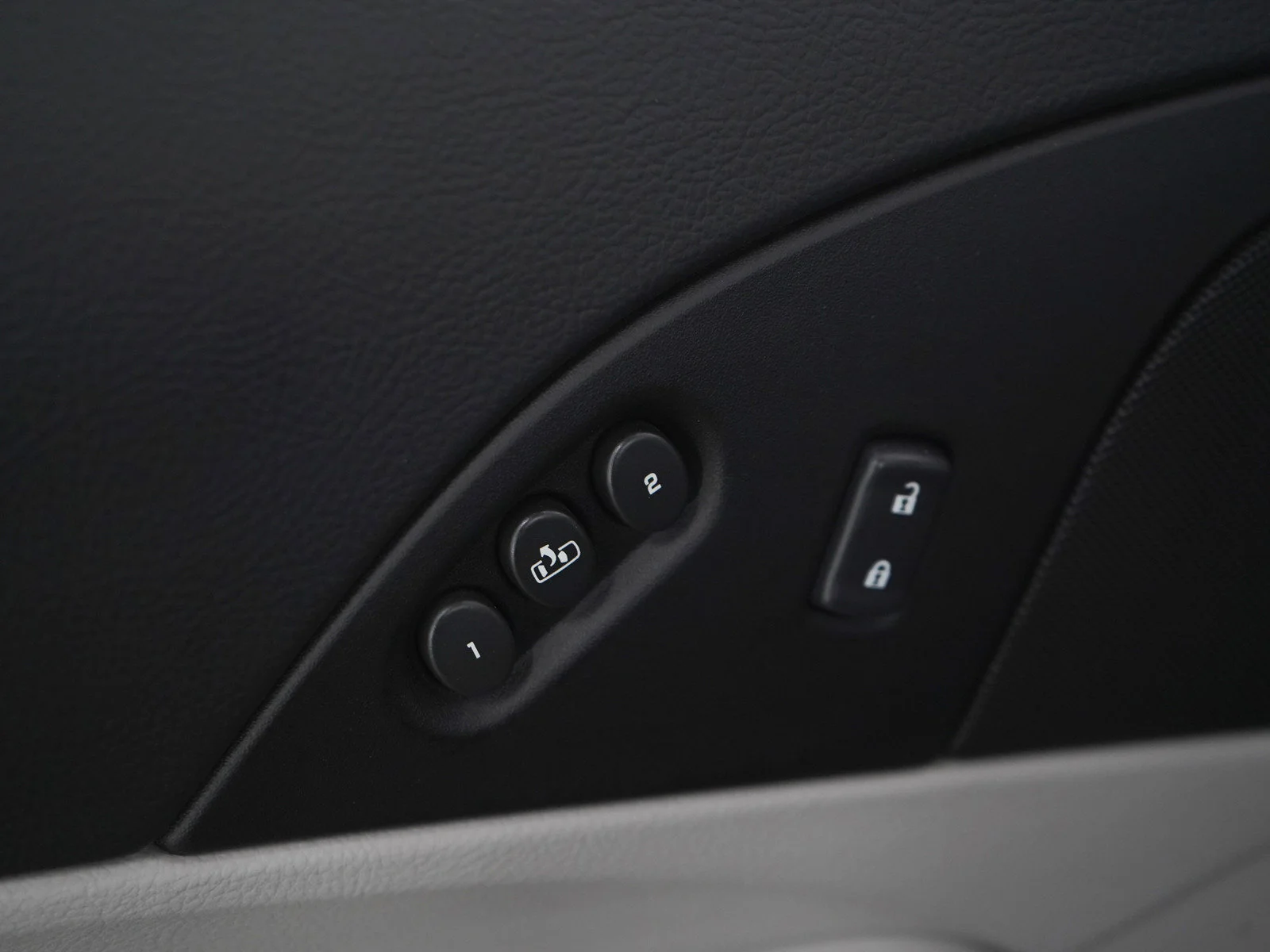 Used 2010 Cyber Gray Metallic Chevrolet Grand Sport image 14