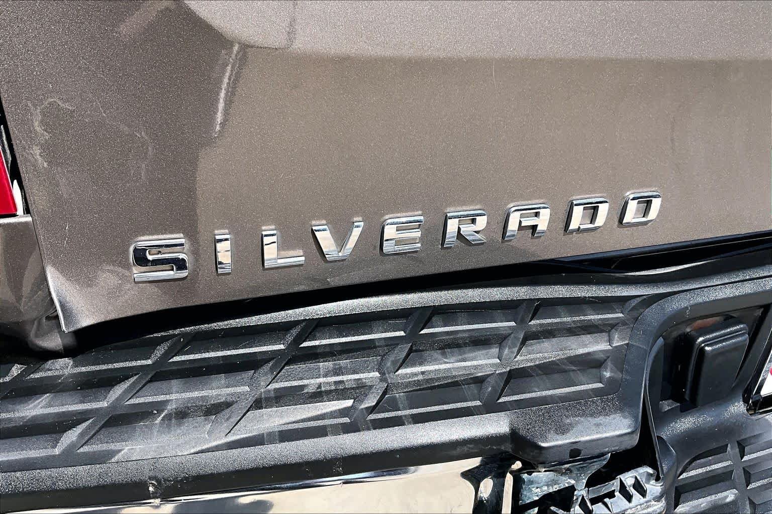 Used 2012 MOCHA STEEL METALLIC Chevrolet LS image 29