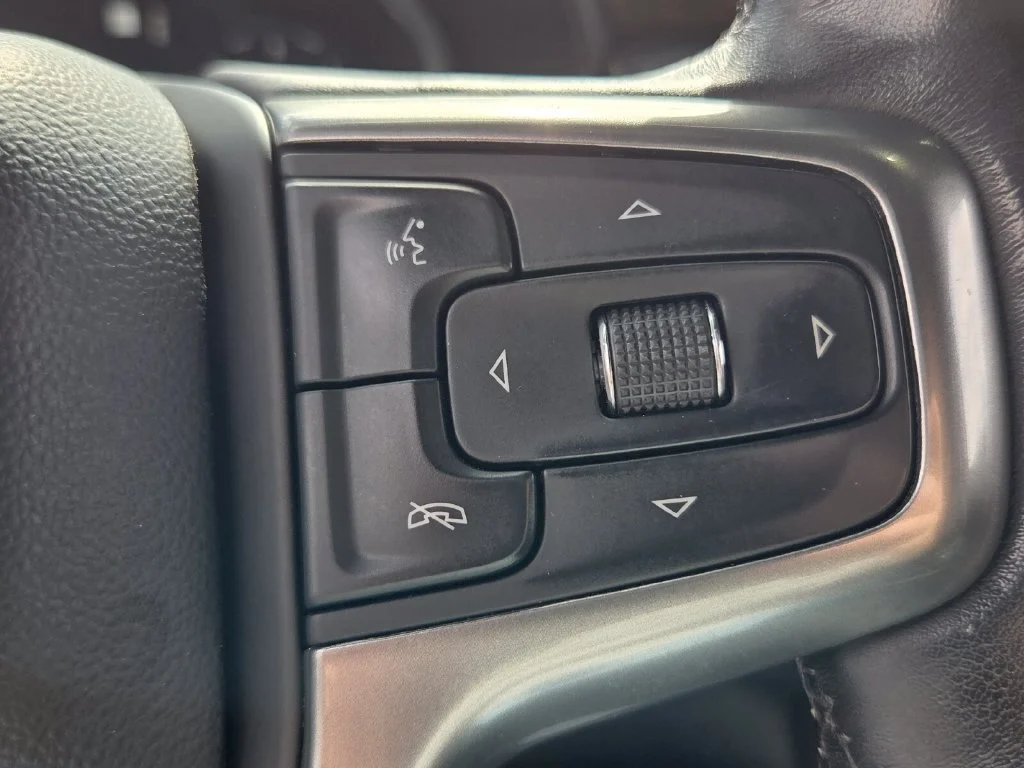 Used 2022 Summit White Chevrolet Premier image 28