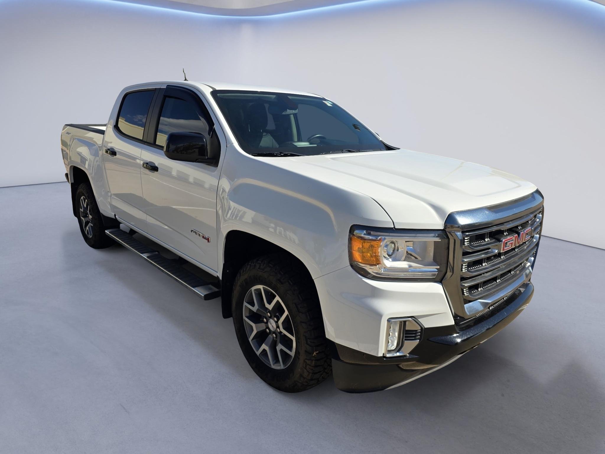 Used 2021 Summit White GMC 4WD AT4 w/Cloth image 8