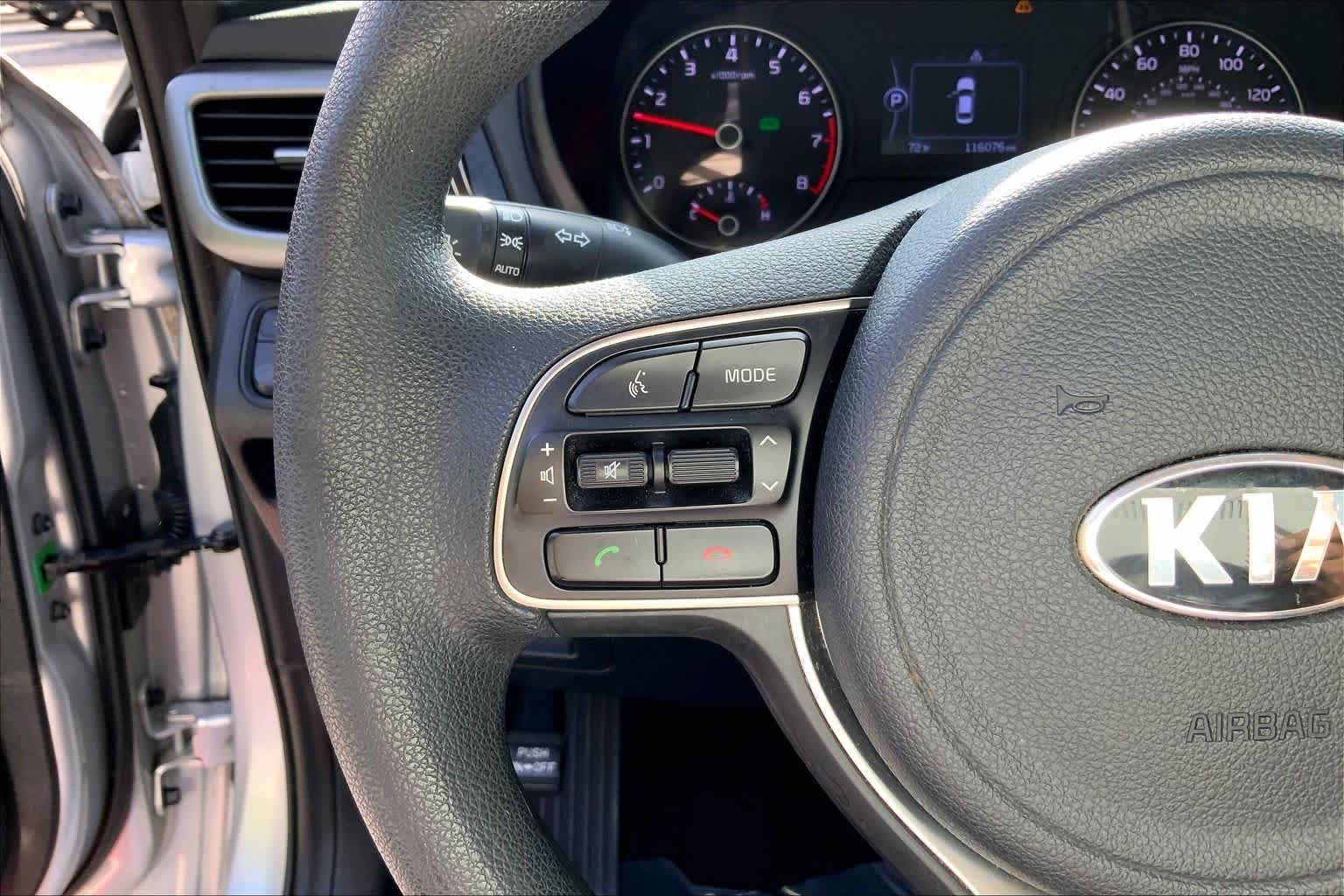 Used 2018 Sparkling Silver Kia LX image 23
