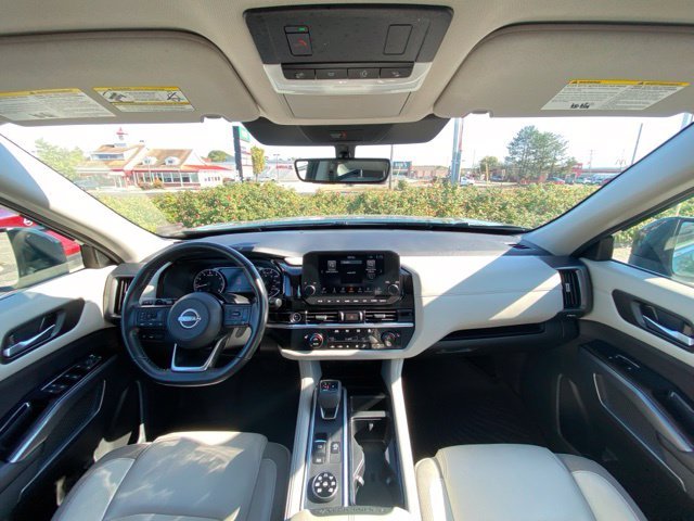 Used 2023 Green Pearl Nissan SL image 40