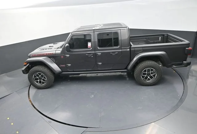 New 2026 Granite Crystal Metallic Clear-Coat Exterior Paint Jeep Rubicon X image 15