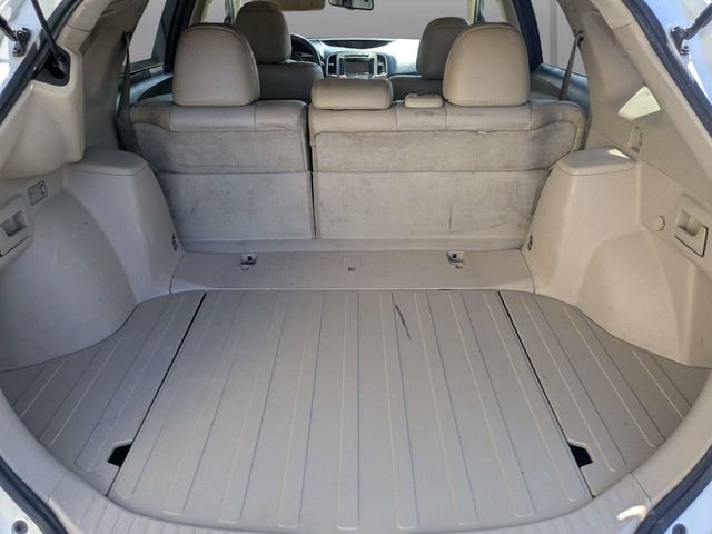 Used 2013 White Toyota LE image 12