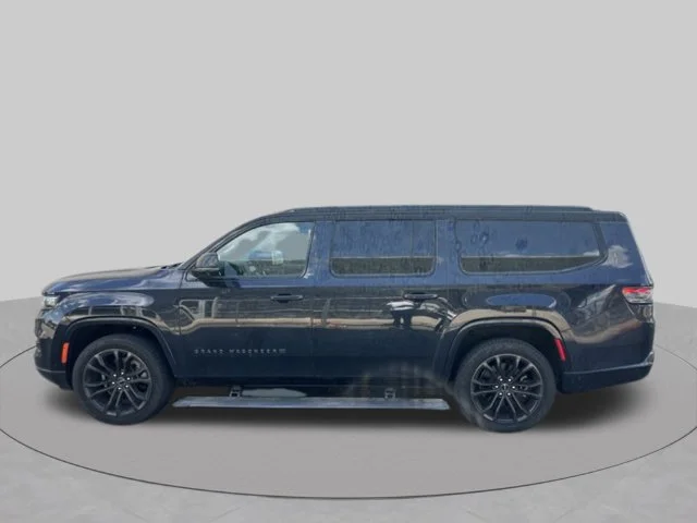 Used 2024 Midnight Sky Jeep Series III image 9