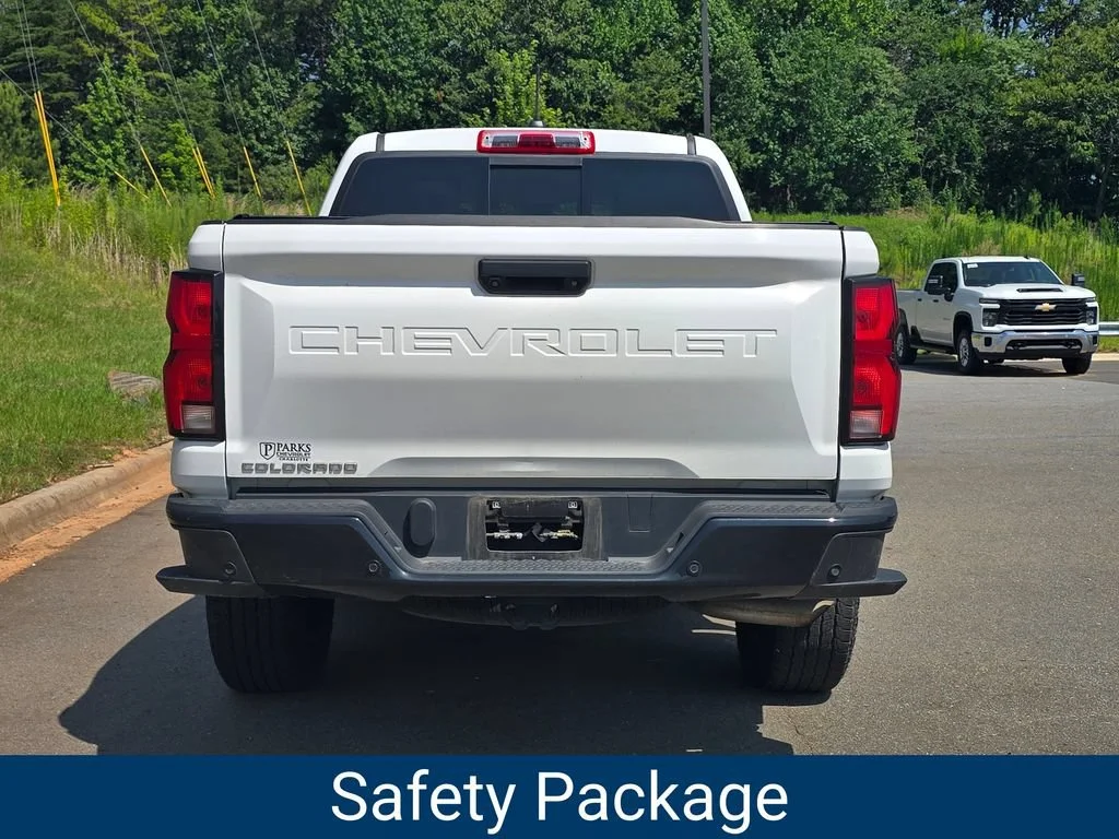 Used 2023 Summit White Chevrolet Z71 image 4