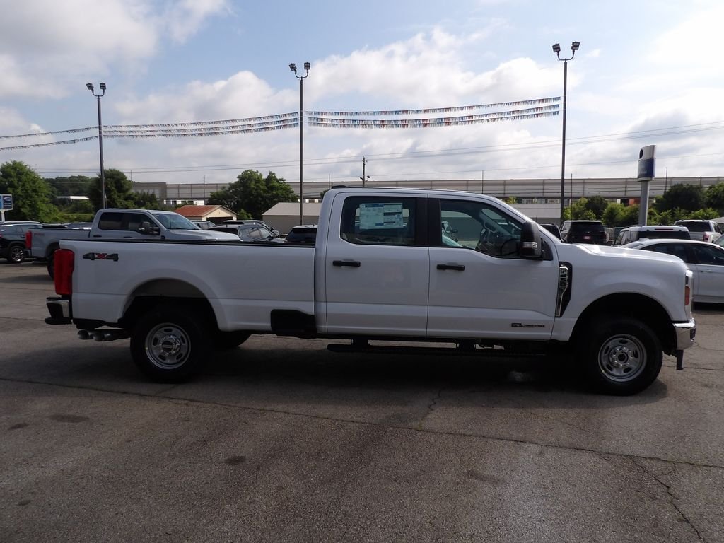 New 2026 Oxford White Ford F-250® XL image 8