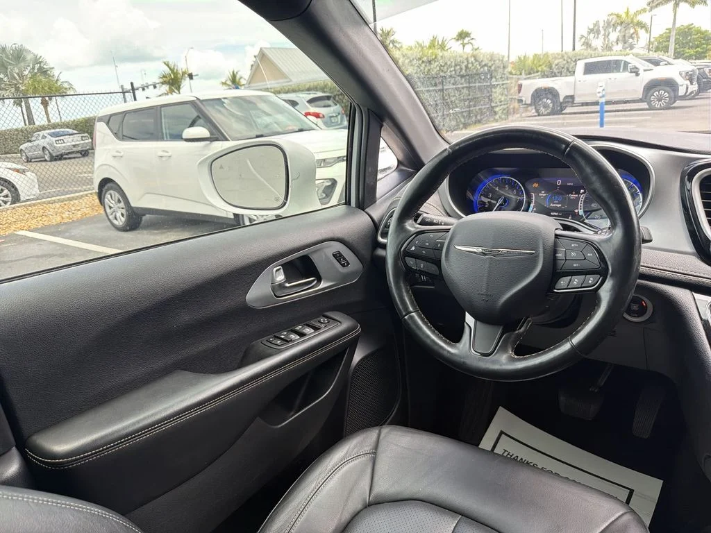 Used 2021 White Chrysler Touring L image 15