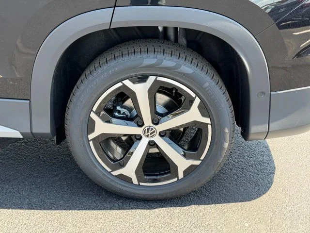 New 2026 Black Volkswagen 2.0T SE image 5