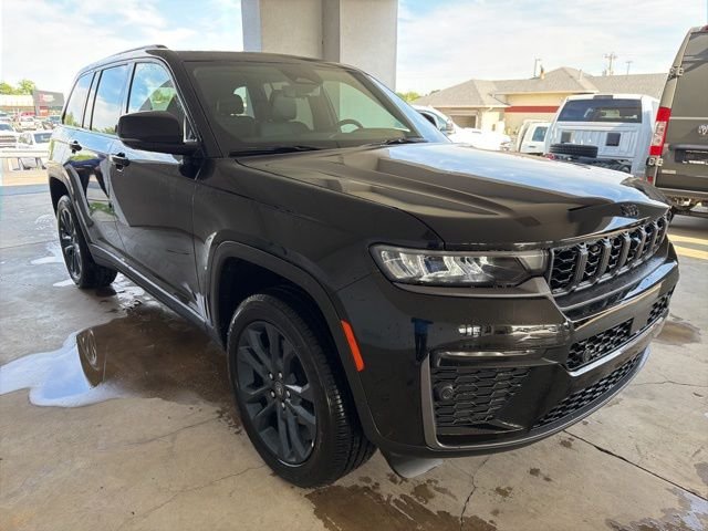 New 2026 Diamond Black Crystal Pearl-Coat Exterior Paint Jeep 85th Anniversary Edition image 10