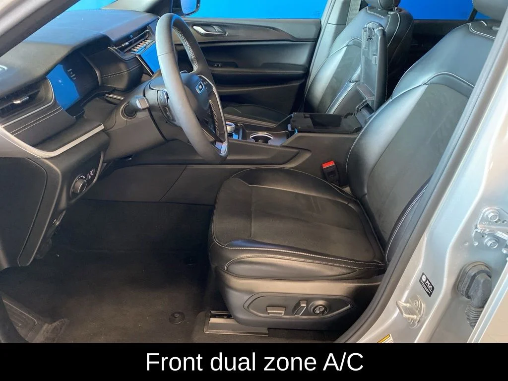 Used 2025 Silver Jeep Altitude image 8