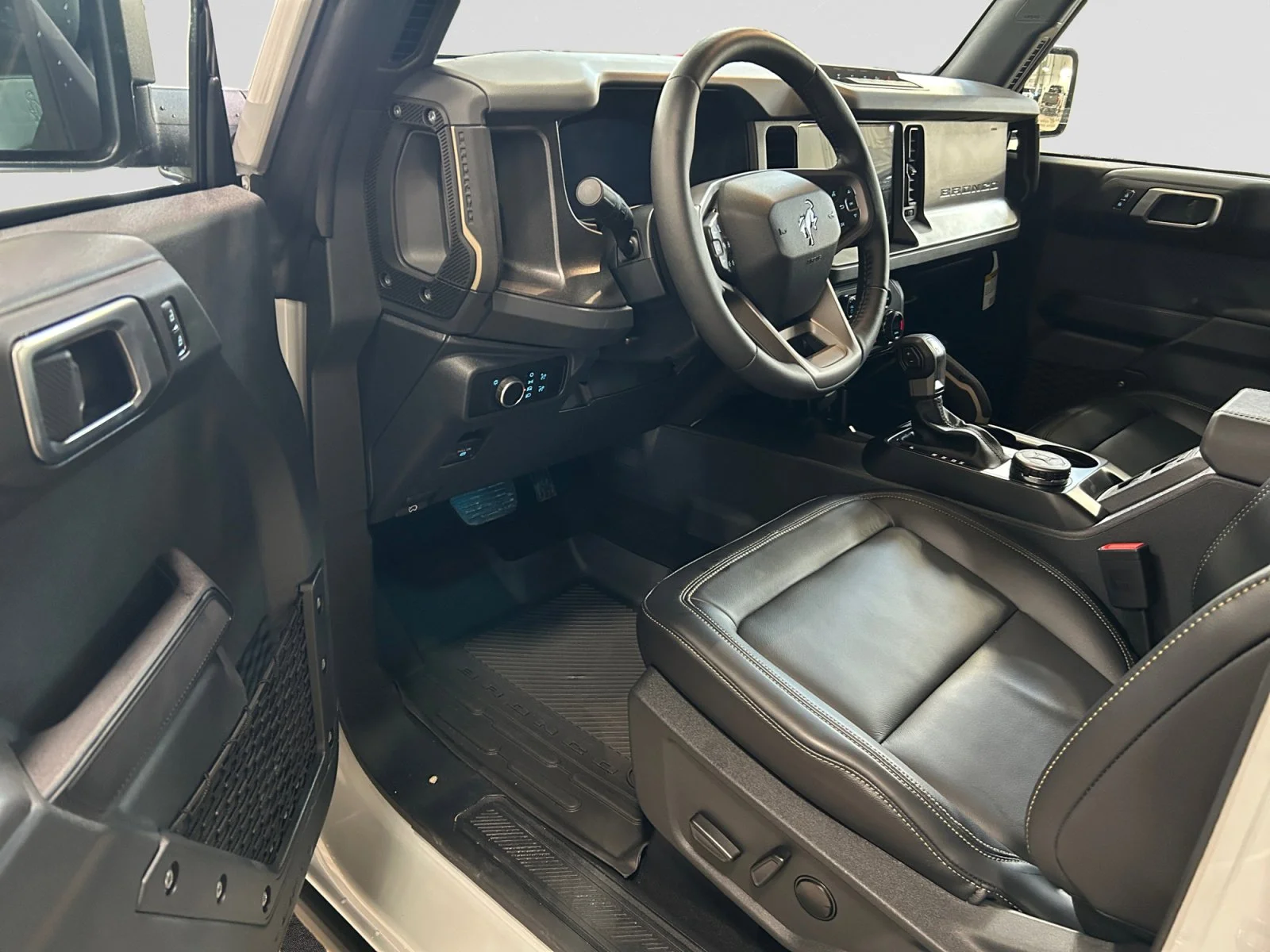 New 2026 Avalanche Grey Ford Badlands image 12