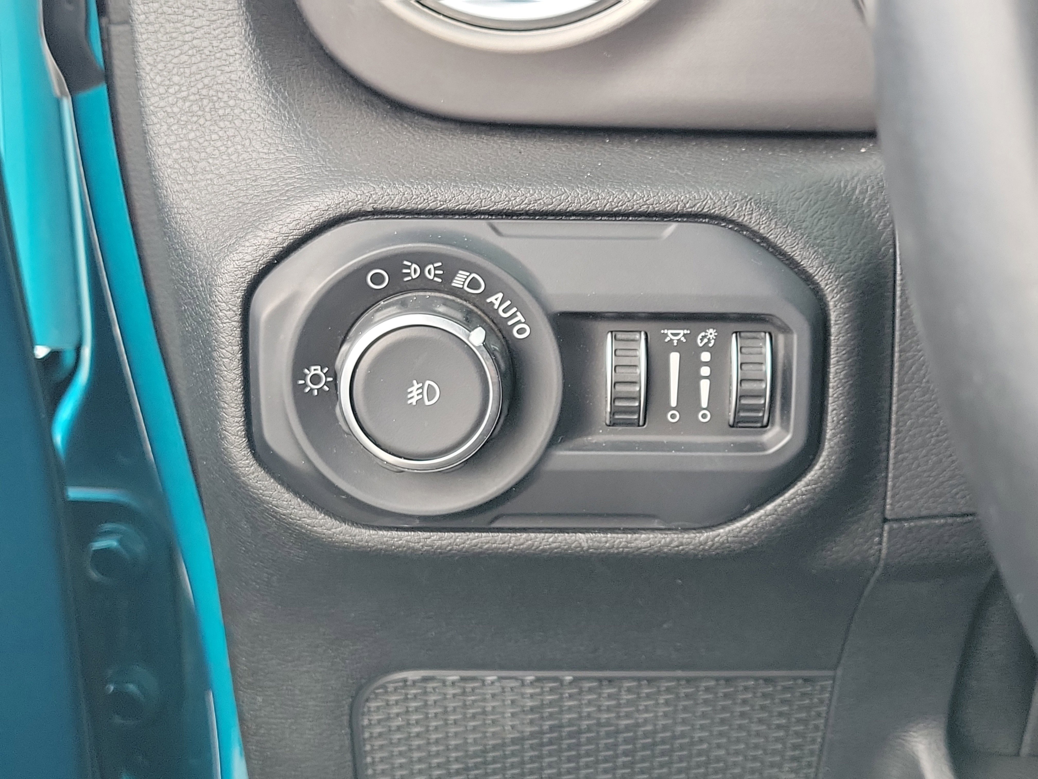 Used 2019 Bikini Pearlcoat Jeep Rubicon image 27