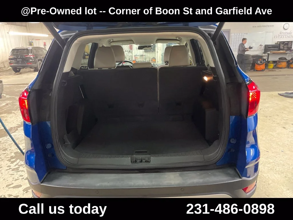 Used 2019 Blue Ford SEL image 17