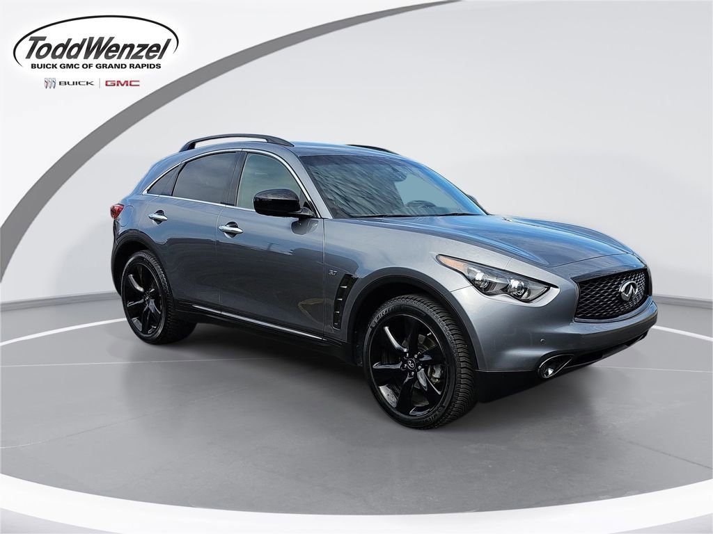 2017 INFINITI QX70