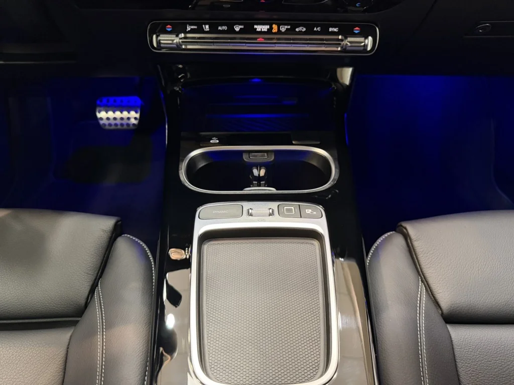 2025 Mercedes-Benz CLA AMG CLA35 - Photo 11