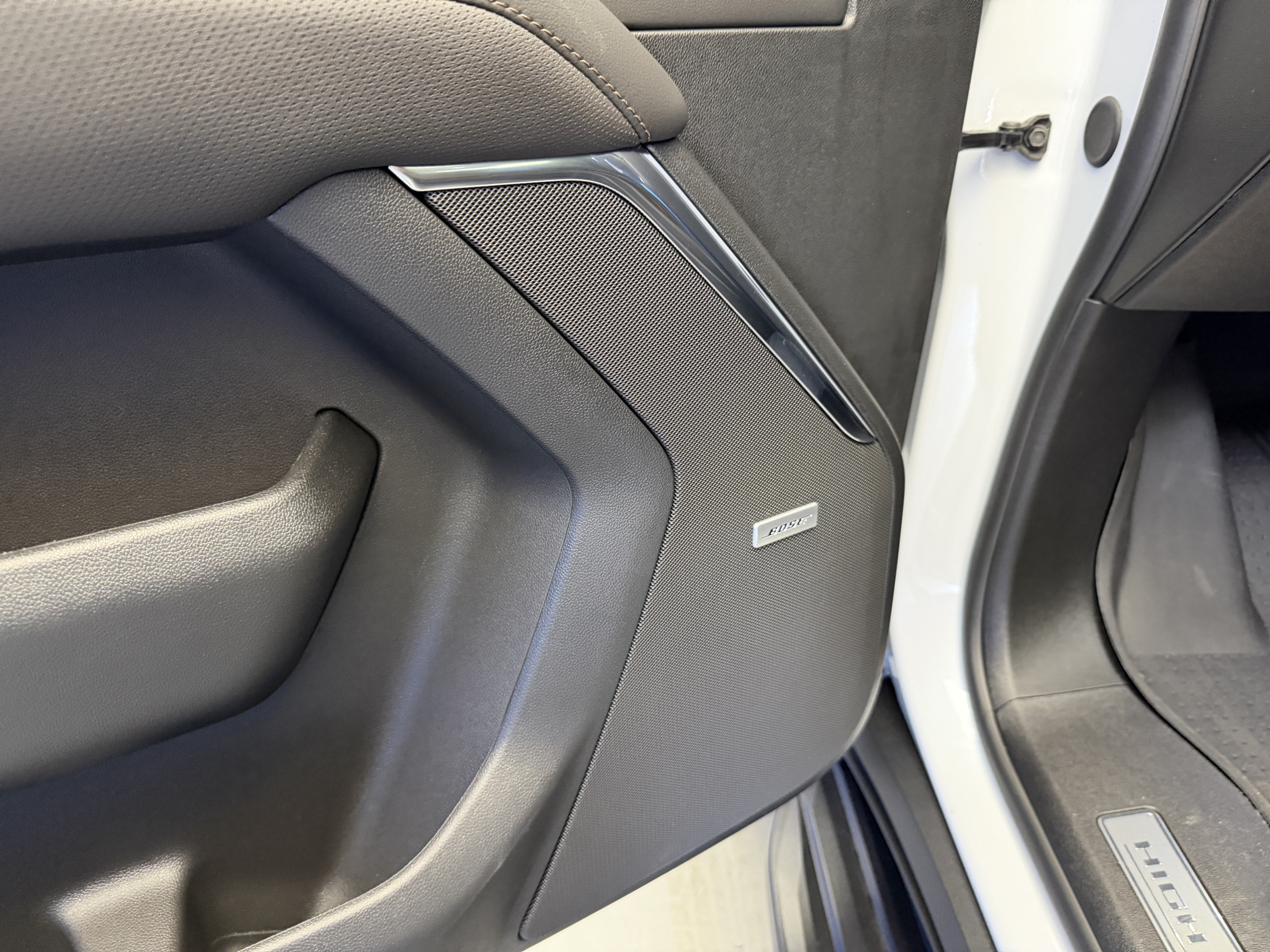 2026 Chevrolet Suburban High Country - Photo 12