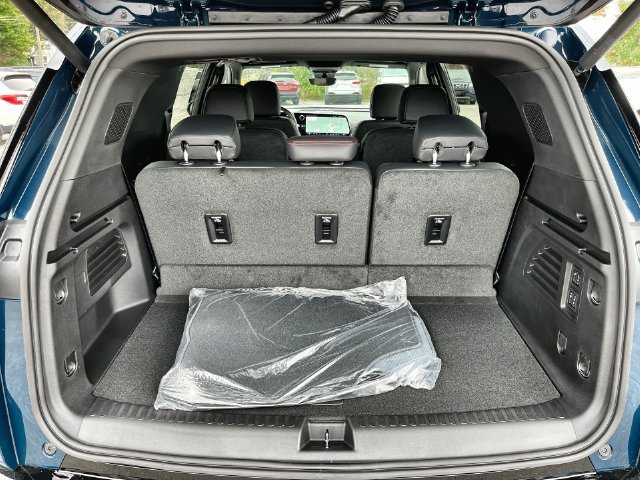2027 Chevrolet Traverse photo 29 of 44