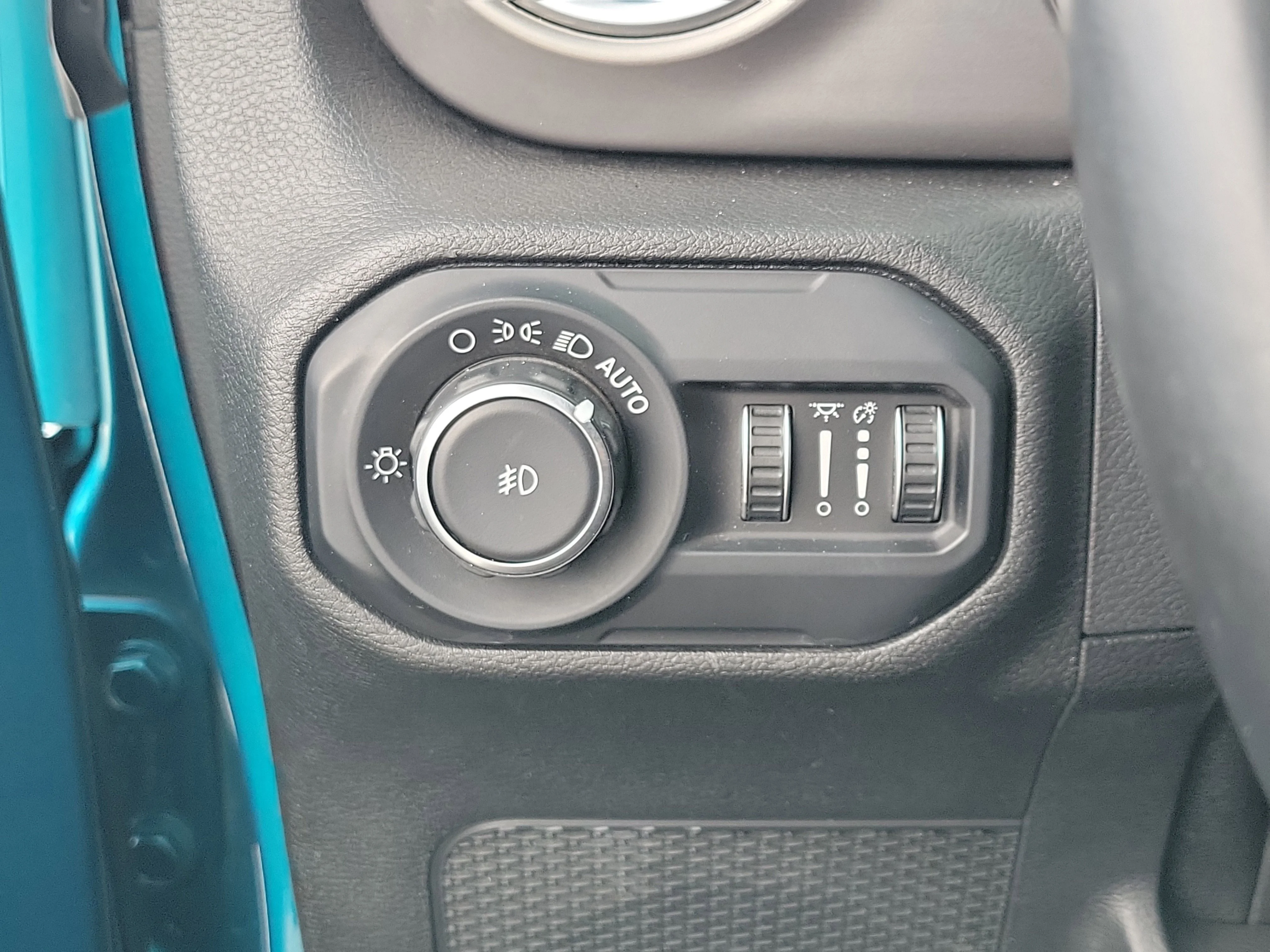Used 2019 Bikini Pearlcoat Jeep Rubicon image 27