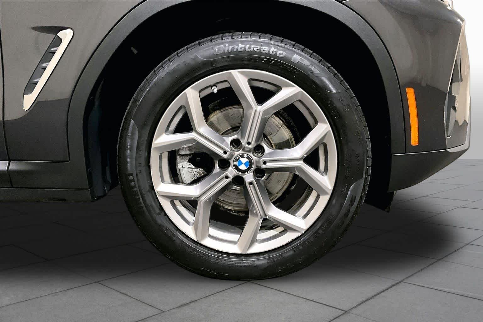 Used 2022 Dark Graphite Metallic BMW xDrive30i image 10