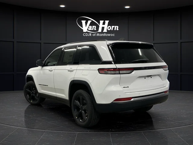 New 2026 Bright White Clear-Coat Exterior Paint Jeep Limited image 4