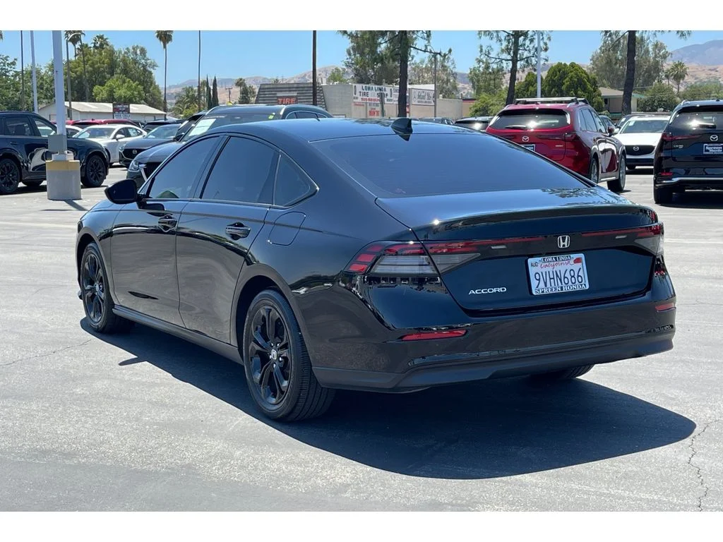 Certified Used 2025 Crystal Black Pearl Honda SE image 3