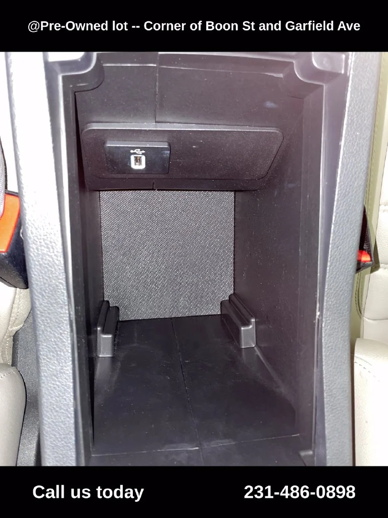 Used 2019 Blue Ford SEL image 26