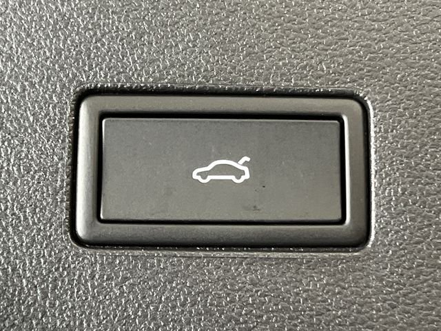 New 2026 White Volkswagen SE w/Technology image 6