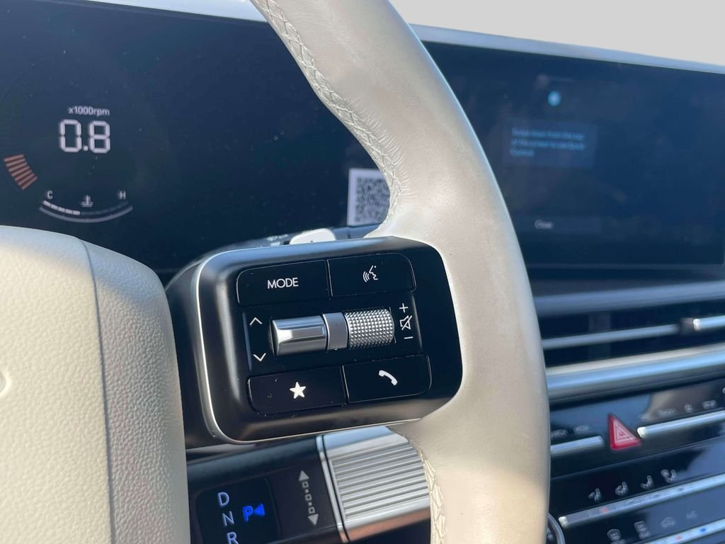 Certified Used 2025 Silver Hyundai SE image 22