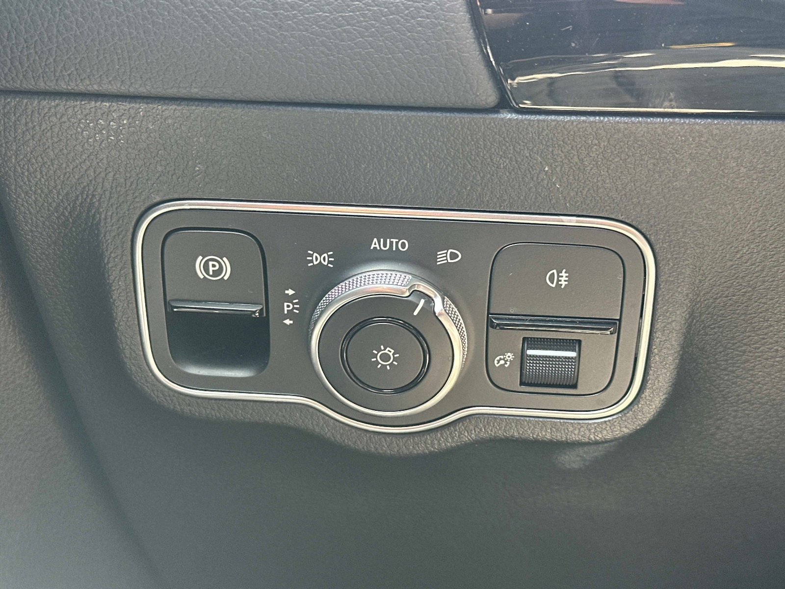 Certified Used 2022 Polar White Mercedes-Benz GLA 250 image 26