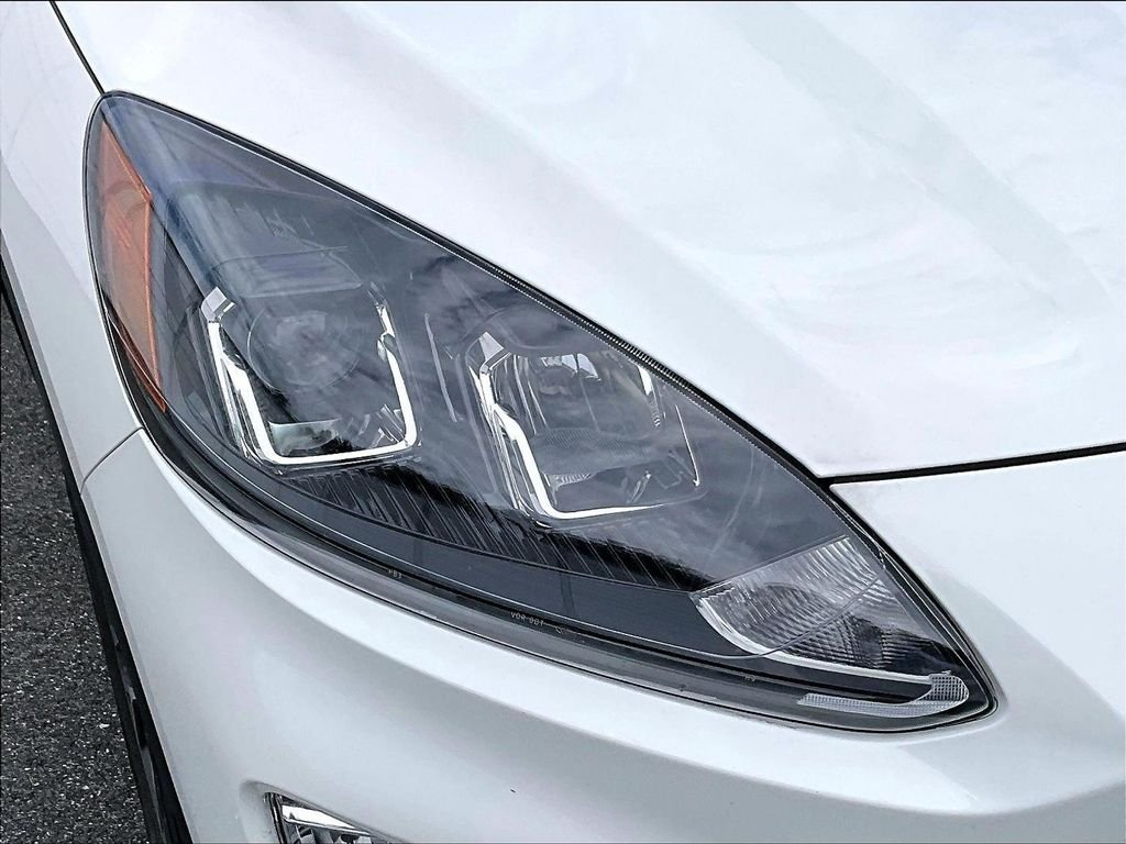 Used 2020 White Metallic Ford SEL image 29