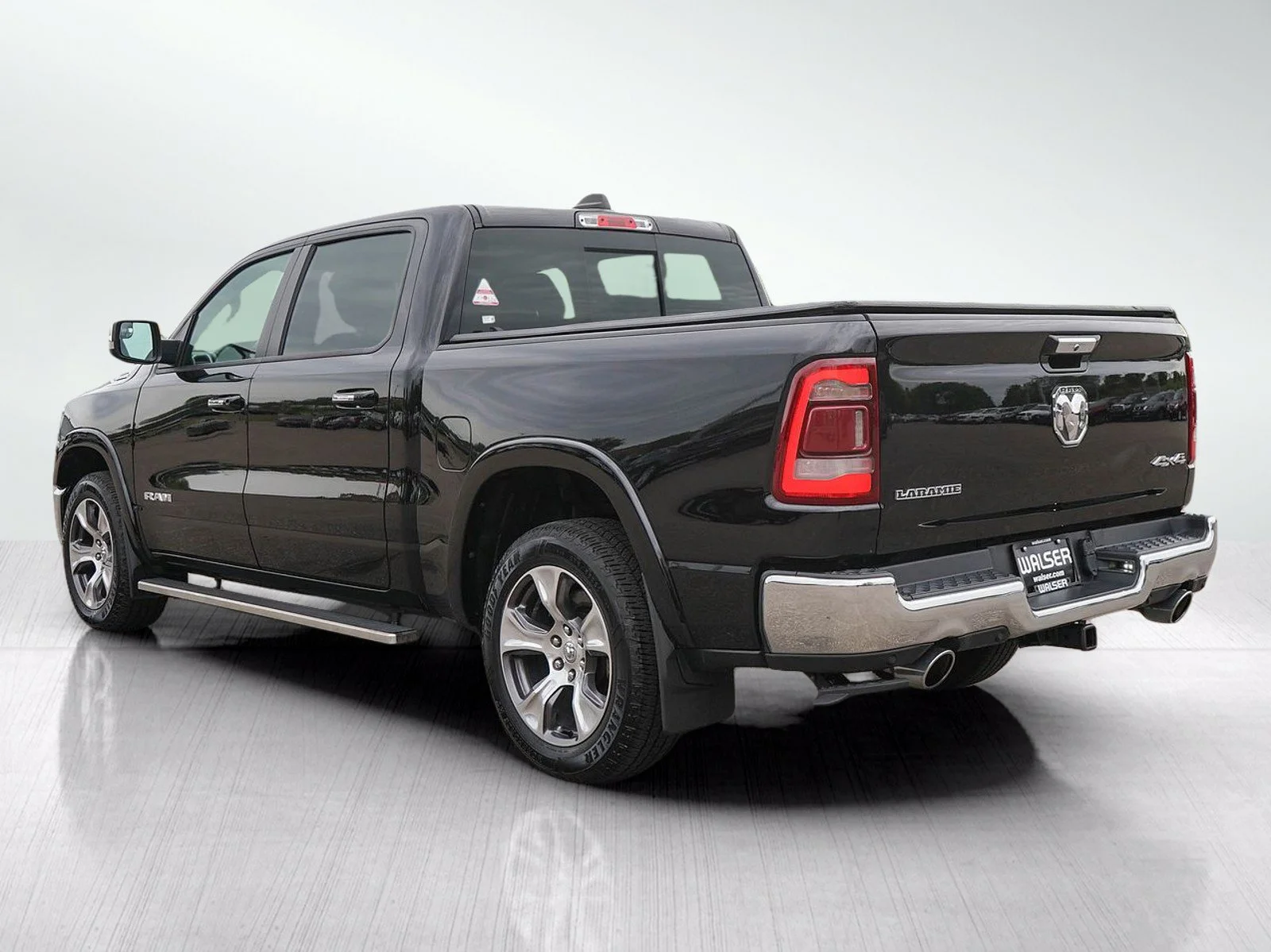 Used 2021 Diamond Black Crystal Pearlcoat Ram Laramie 4x4 V8 Crew Cab 5