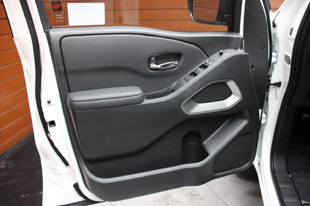 New 2027 Glacier White Nissan Crew Cab SV image 16