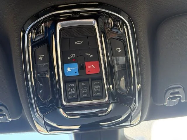 New 2026 Silver Zynith Jeep Summit Obsidian image 35