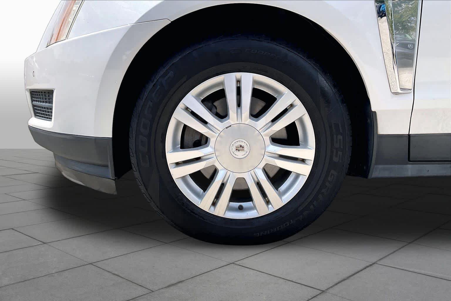 Used 2016 Platinum Ice Tricoat Cadillac Luxury Collection image 11