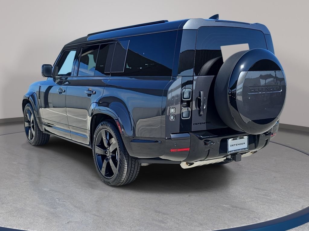 New 2026 Carpathian Grey Land Rover X-Dynamic SE image 7