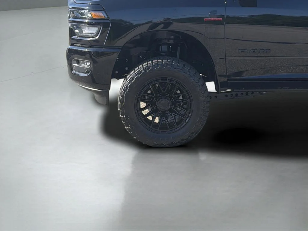 New 2025 Diamond Black Crystal Pearlcoat RAM Big Horn image 33