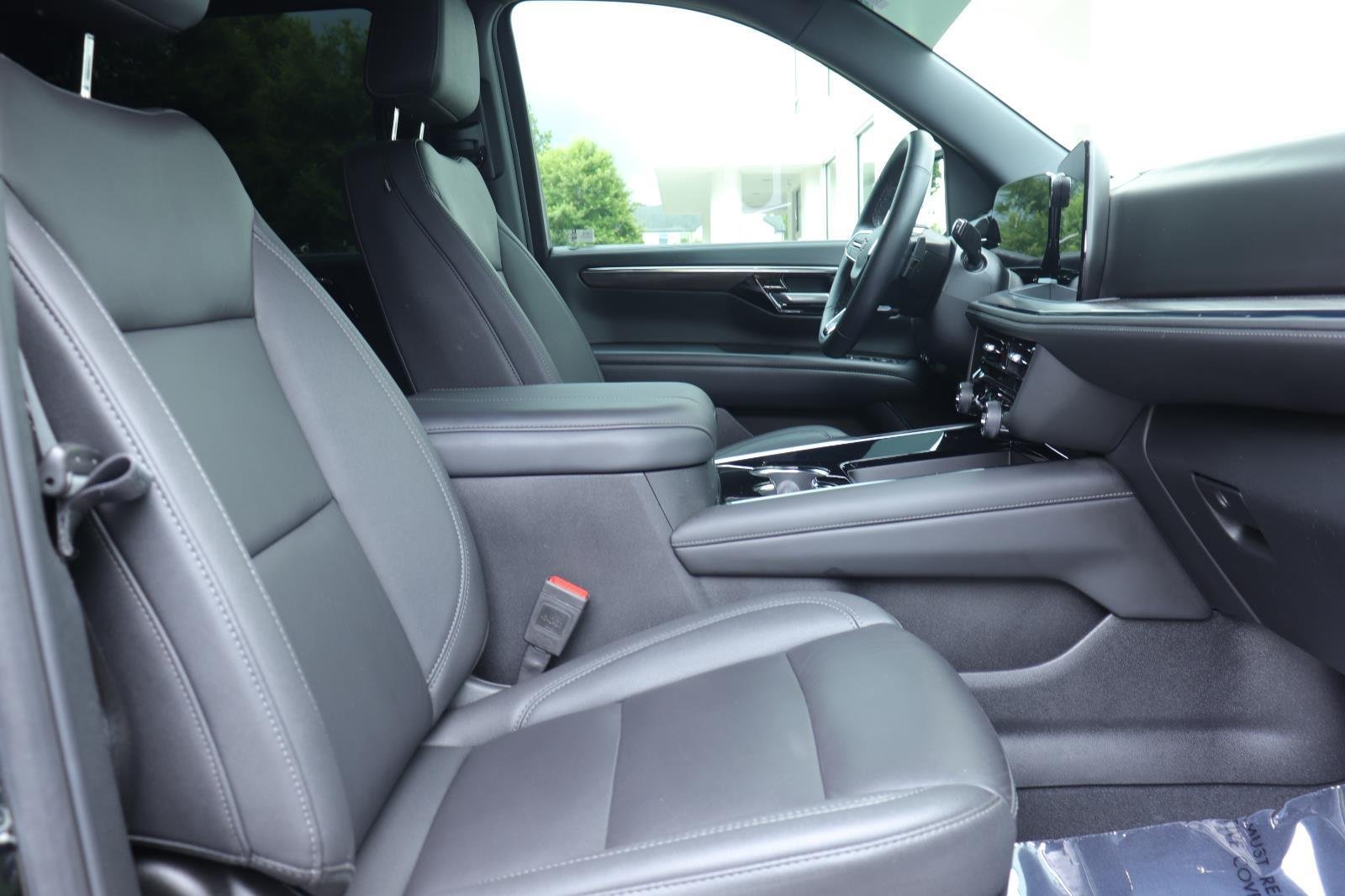 Used 2025 Black Chevrolet Z71 image 22