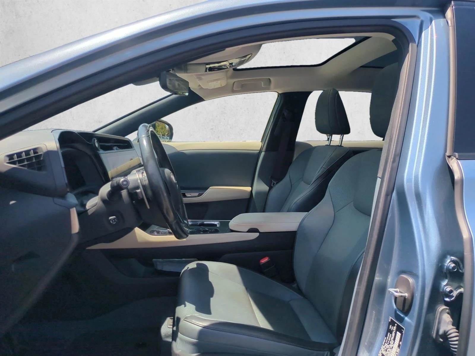 Used 2023 Ether Lexus RZ 450e Premium image 17