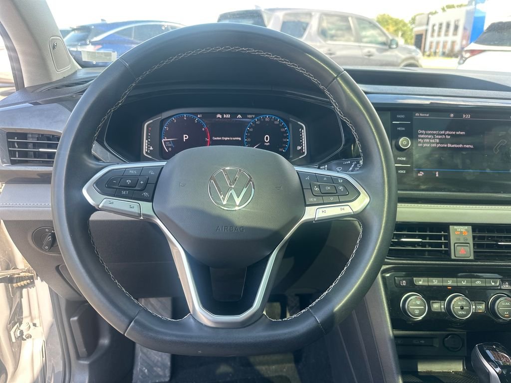 Used 2022 Gray Volkswagen 1.5T SEL image 13