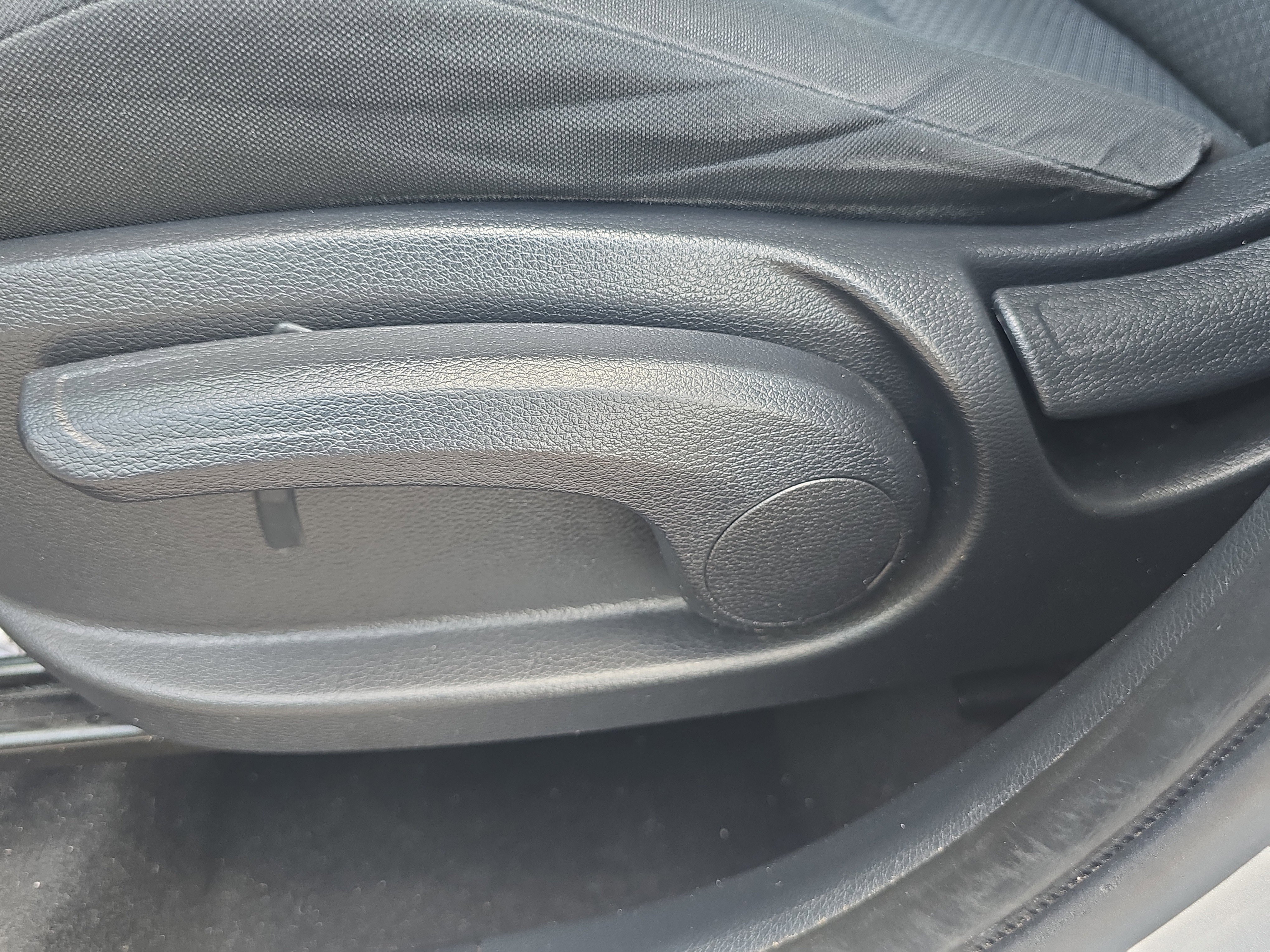 Certified Used 2021 Sparkling Silver Kia LX image 20
