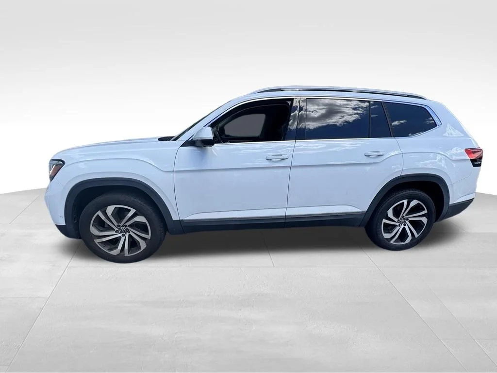 Used 2021 White Volkswagen SEL Premium image 2