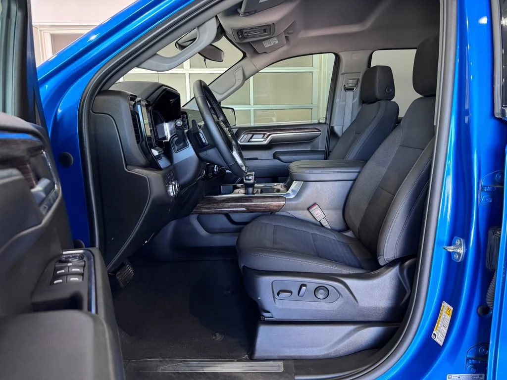 Certified Used 2024 Dynamic Blue Metallic GMC Elevation image 13
