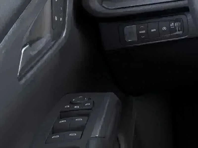 New 2026 Polar White Tricoat Chevrolet High Country image 3