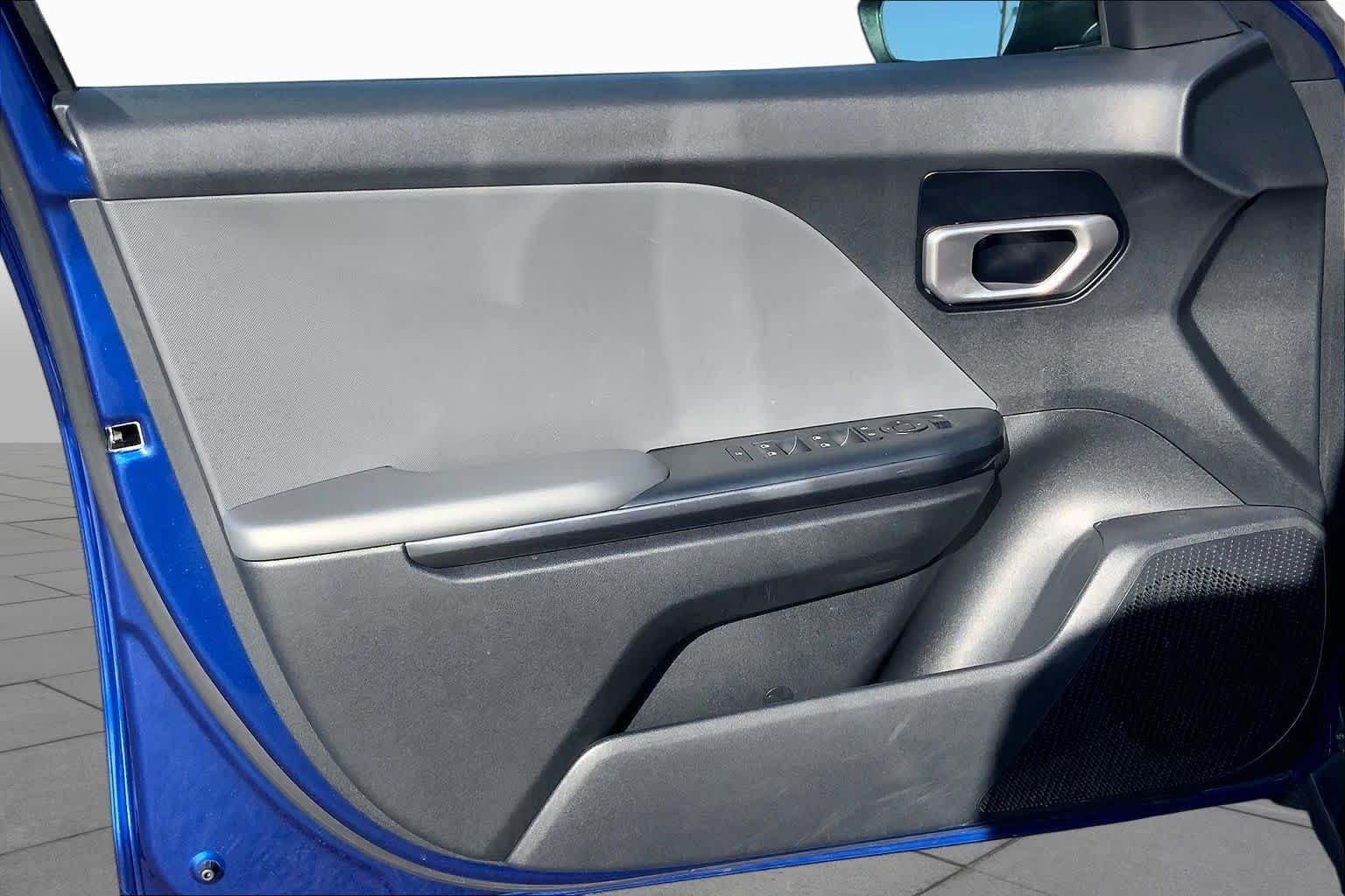 Used 2025 Deep Sea Blue Kia LXS image 22