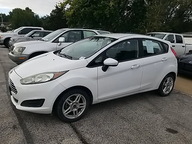 Used 2019 White Ford SE image 19
