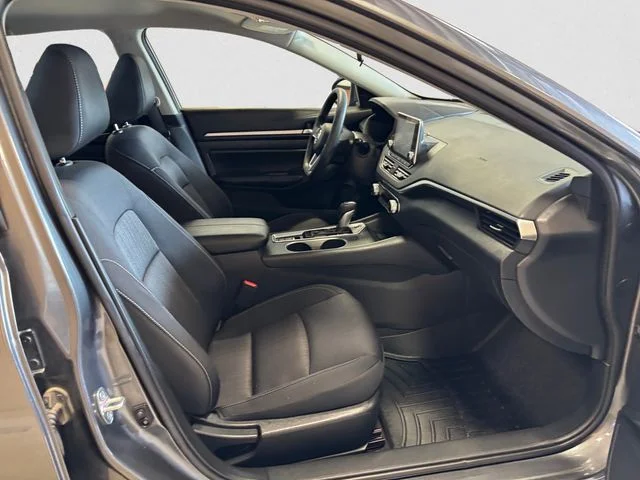 Used 2022 Gray Nissan 2.5 SV image 16